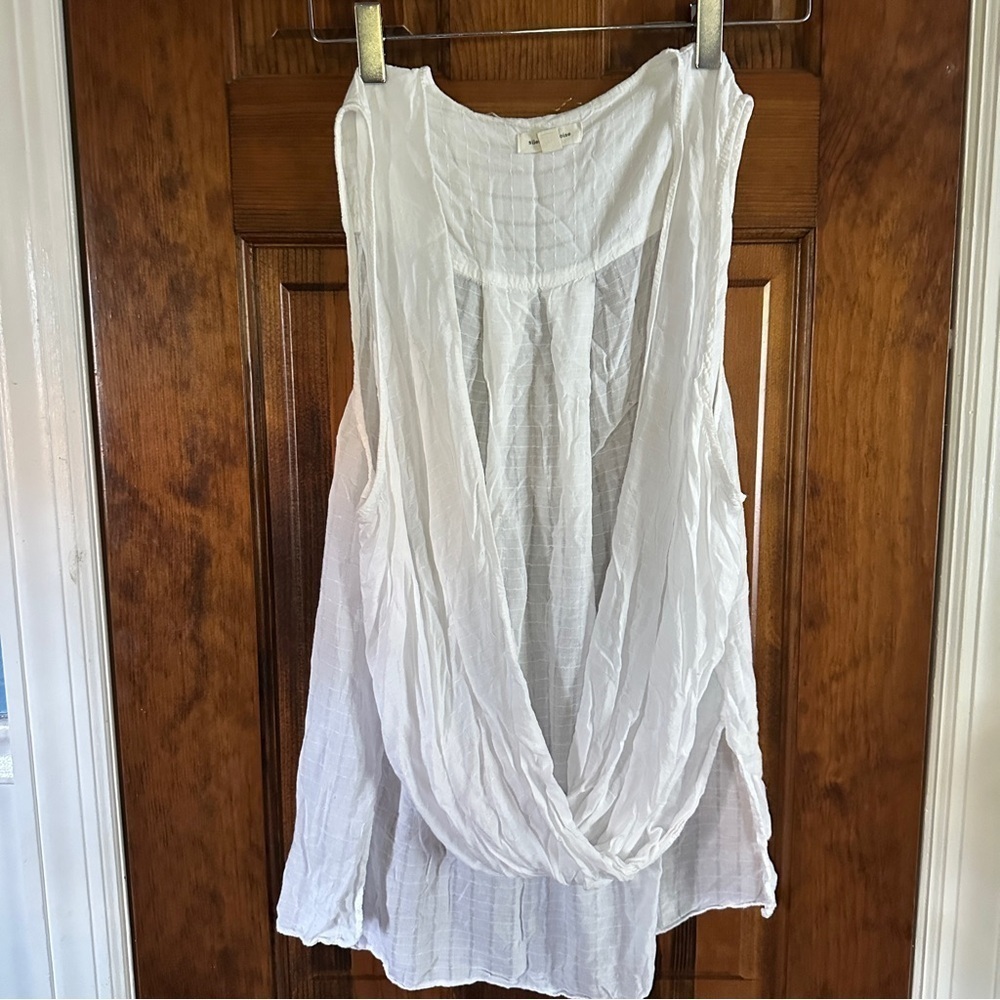Urban Outfitters Silence + Noise deep V tank. Women Size small